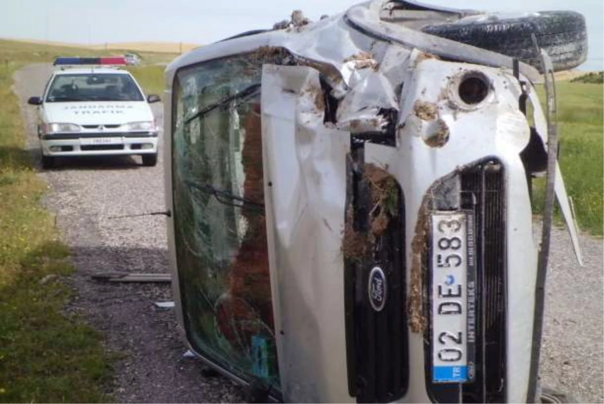 Takla Atan Otomobilde Bir Kişi Yaralandı