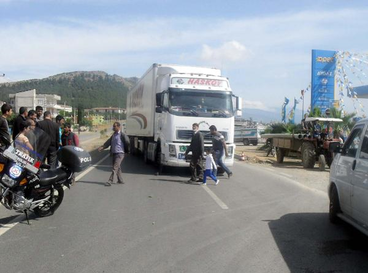 Tır\'ın Çarptığı Yaya, Ağır Yaralandı