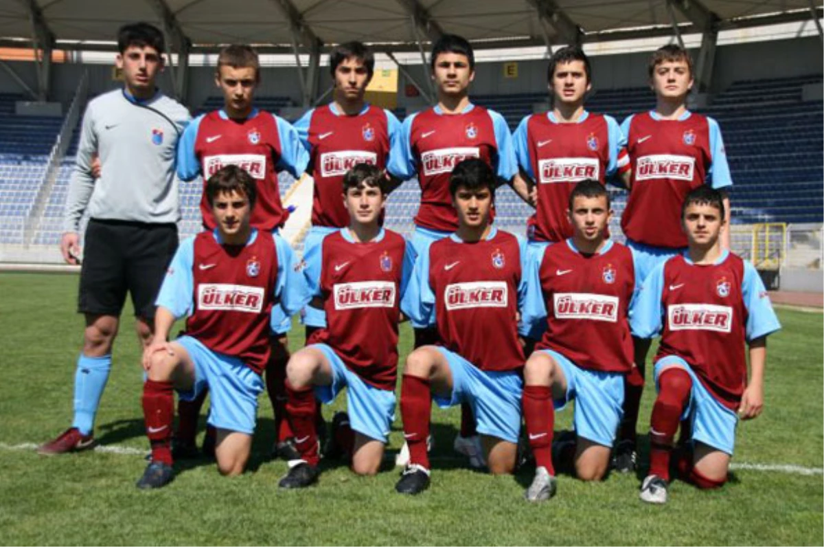 Türkiye Şampiyonu Trabzonspor U15 Takımı İçin Tören Düzenlendi