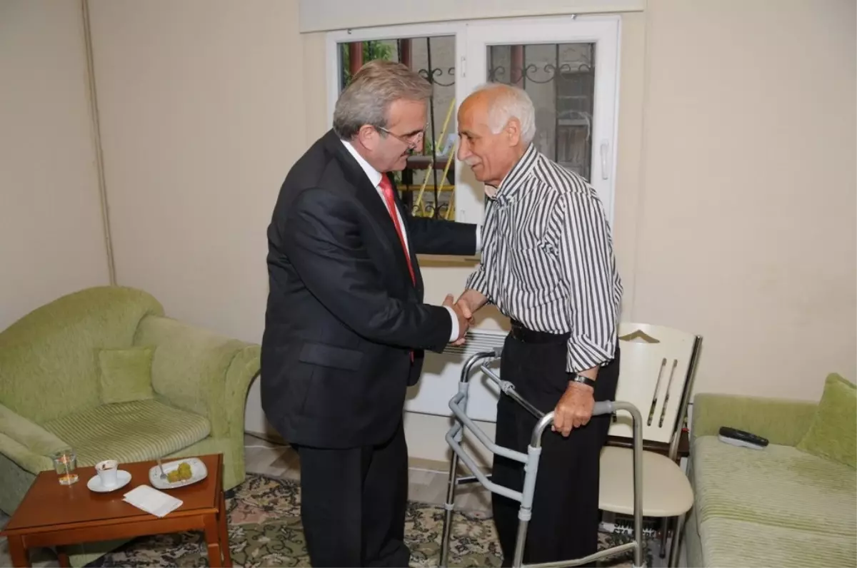 Vali Karaloğlu'ndan Anlamlı Ziyaret