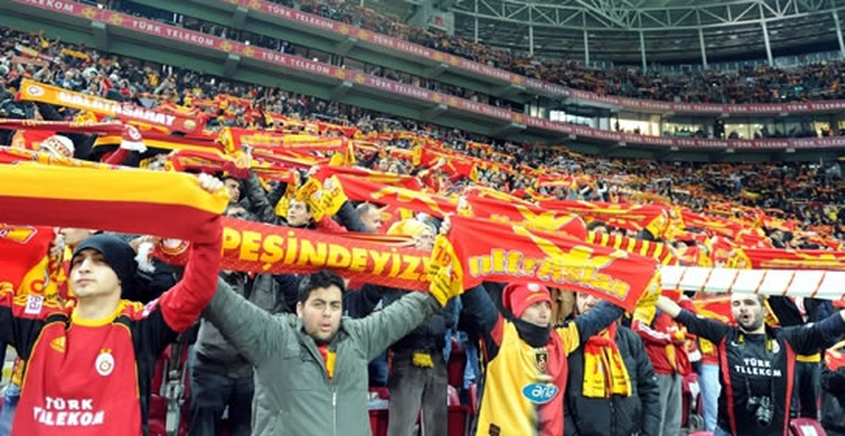 Arena'da Skandal Pankart