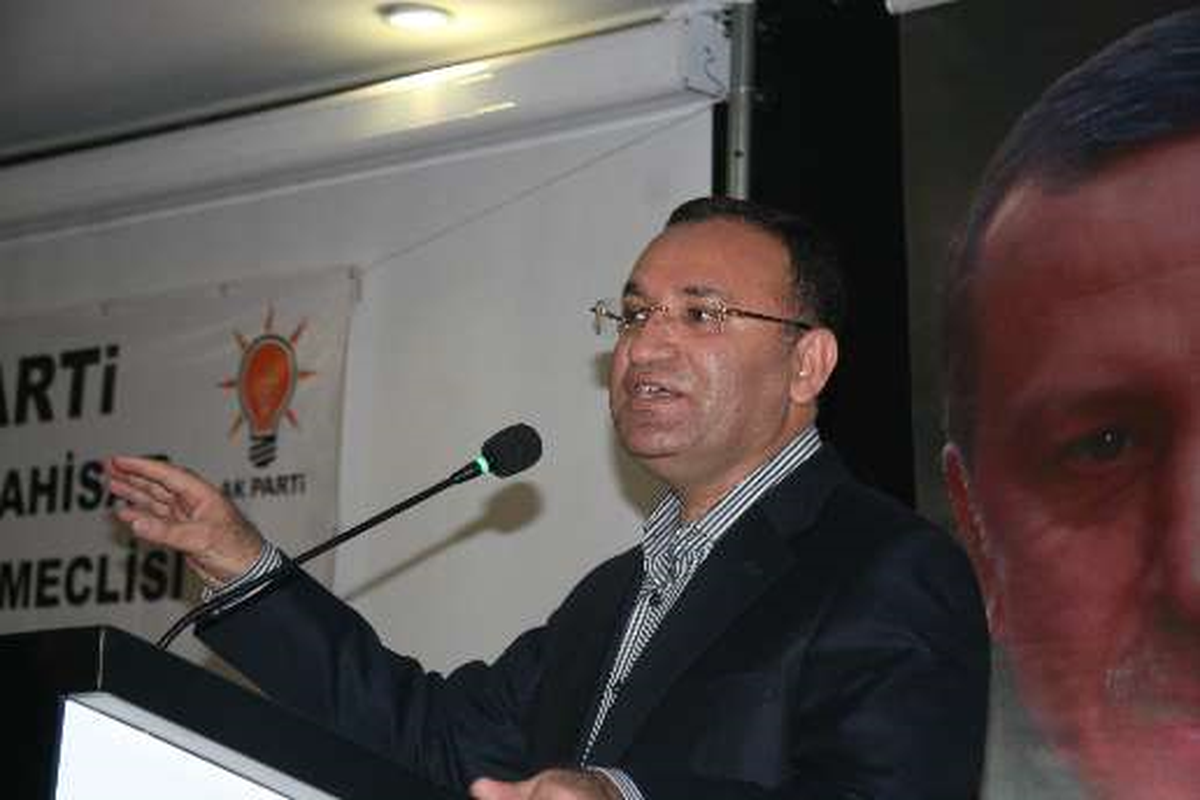 Başbakan Yardımcısı Bozdağ: "Sayın Kılıçdaroğlu Savunma Antrenmanı Yapıyor"