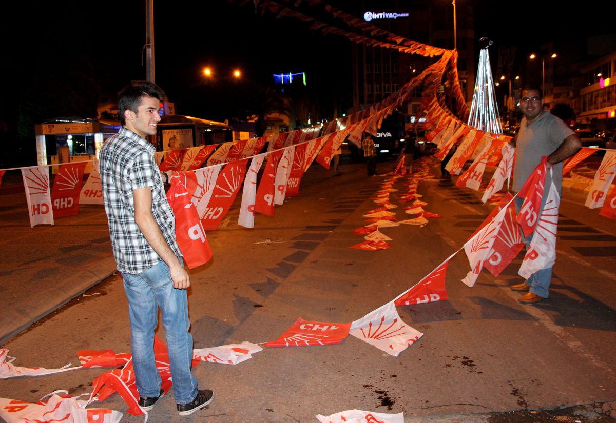 CHP'li Gençler Gece Yarısı Kılıçdaroğlu Mesaisi Yaptı