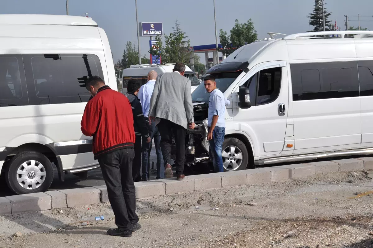 Eskişehir Zincirleme Trafik Kazası: 2 Yaralı