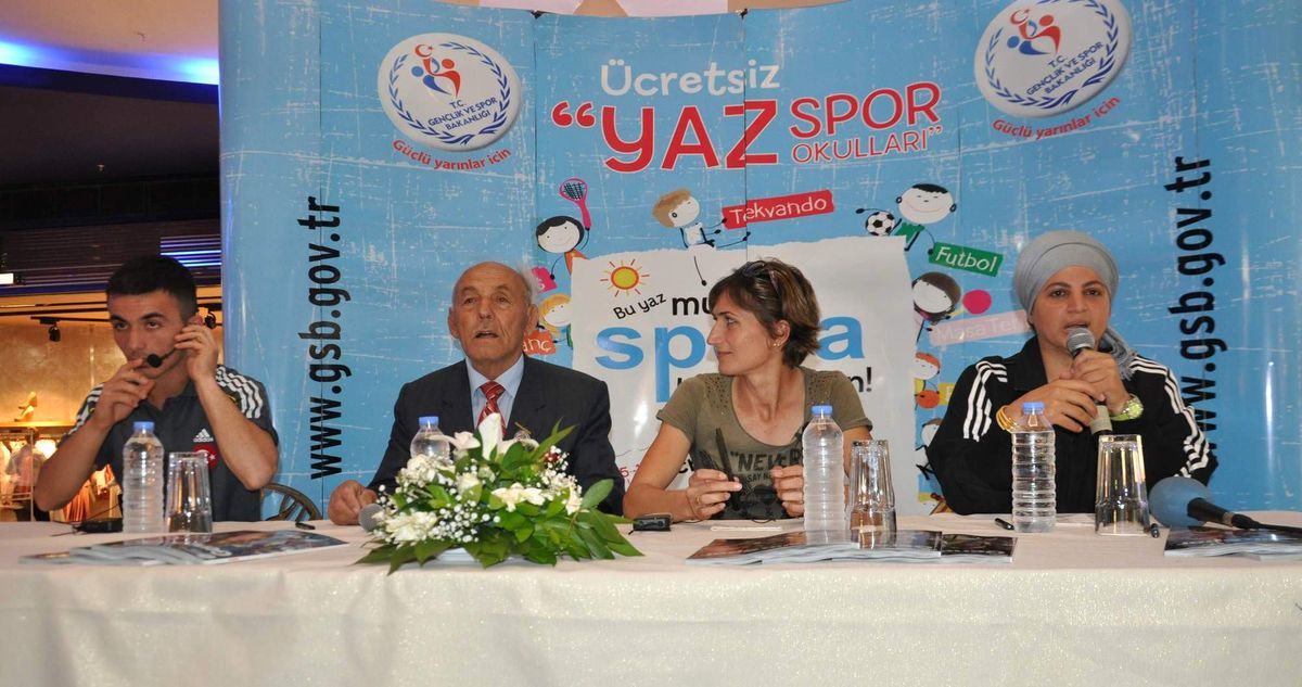 Forum Kayseri\'de Dünya Şampiyonları Söyleşisi