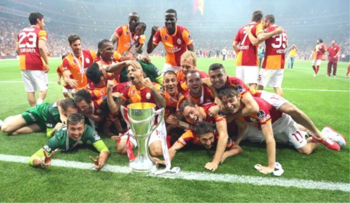 Galatasaray, Şampiyonluk Kupasını Aldı