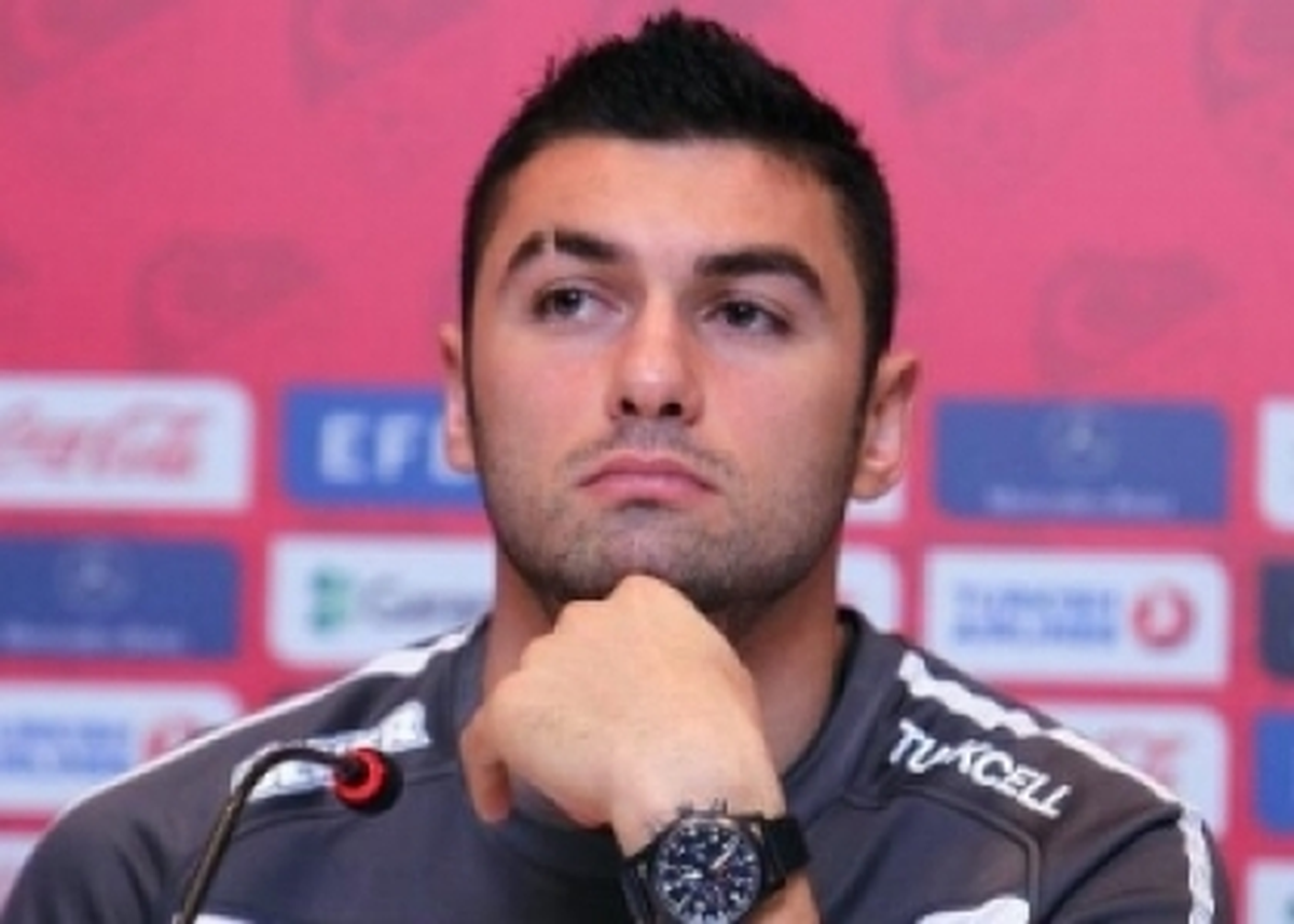Galatasaraylı Futbolcu Burak Yılmaz.'2010-2011 Sezonunda Trabzonspor ile Yakalayıp Kaldıramadığımız...
