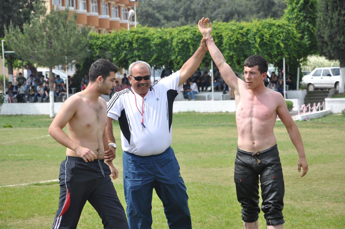 Genç Pehlivanlar Er Meydanına Çıktı