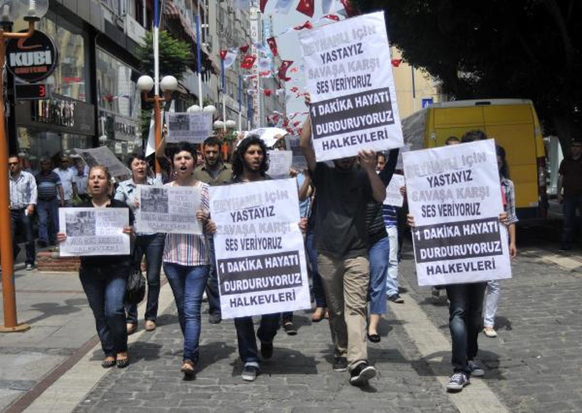 Mersin'de Reyhanlı İçin 1 Dakika Yol Kapattılar