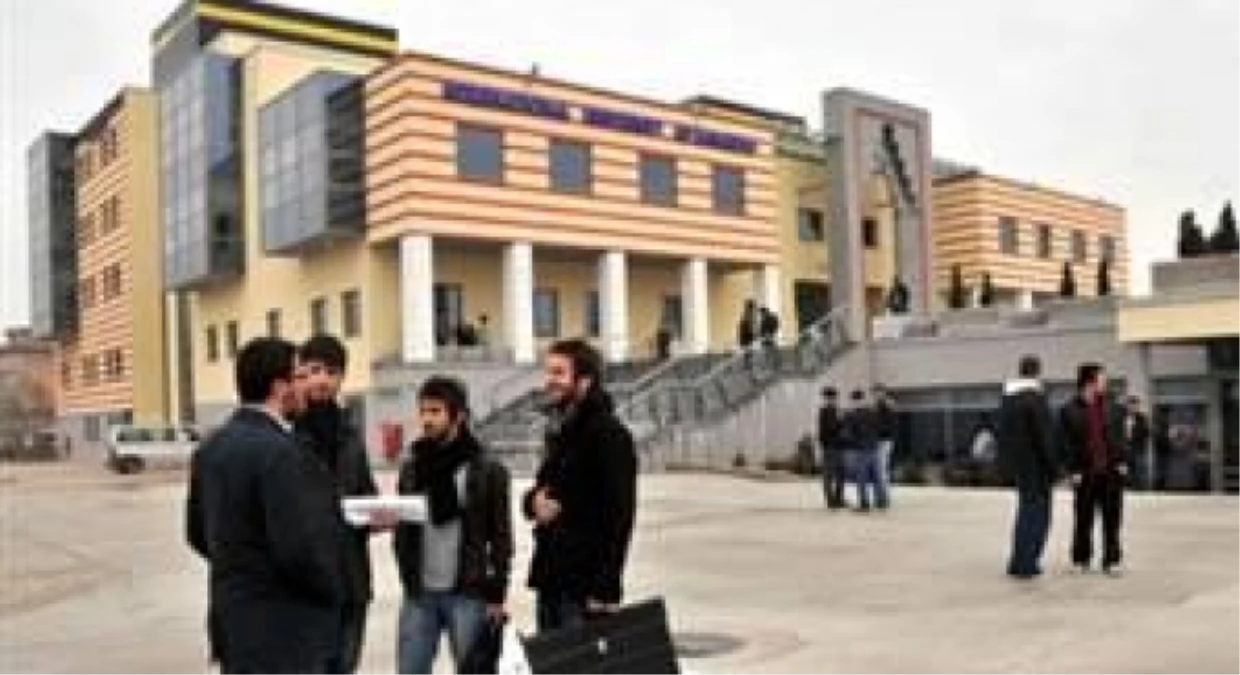 Saraybosna\'da, "Türkçe ve Uzaktan Eğitim Merkezi"