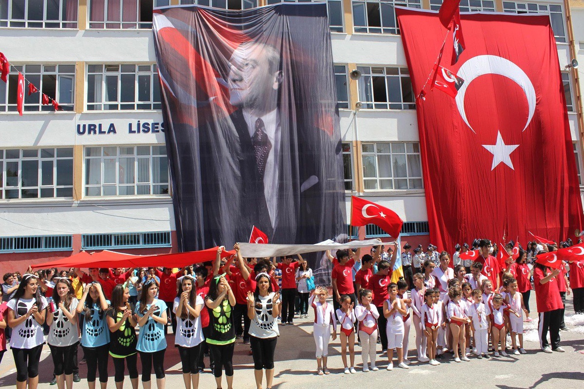 19 Mayıs Atatürk\'ü Anma Gençlik ve Spor Bayramı Urla\'da Kutlandı
