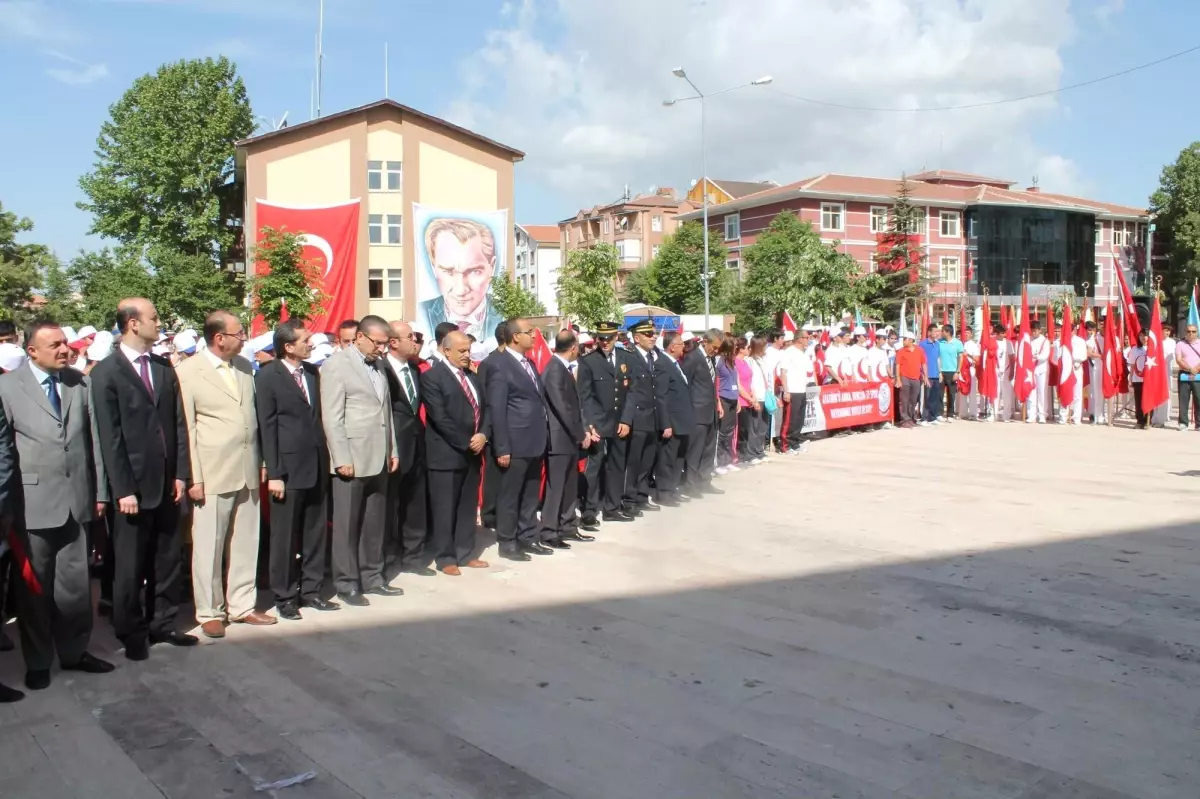 19 Mayıs Kutlamaları Gösterilerine İlgi