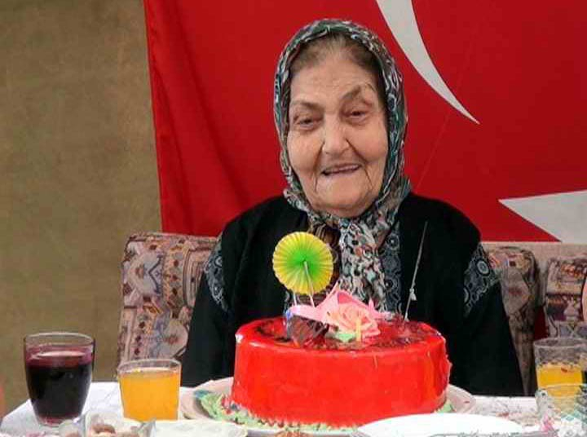 19 Mayıs'la Yaşıt Kadının Atatürk Anısı