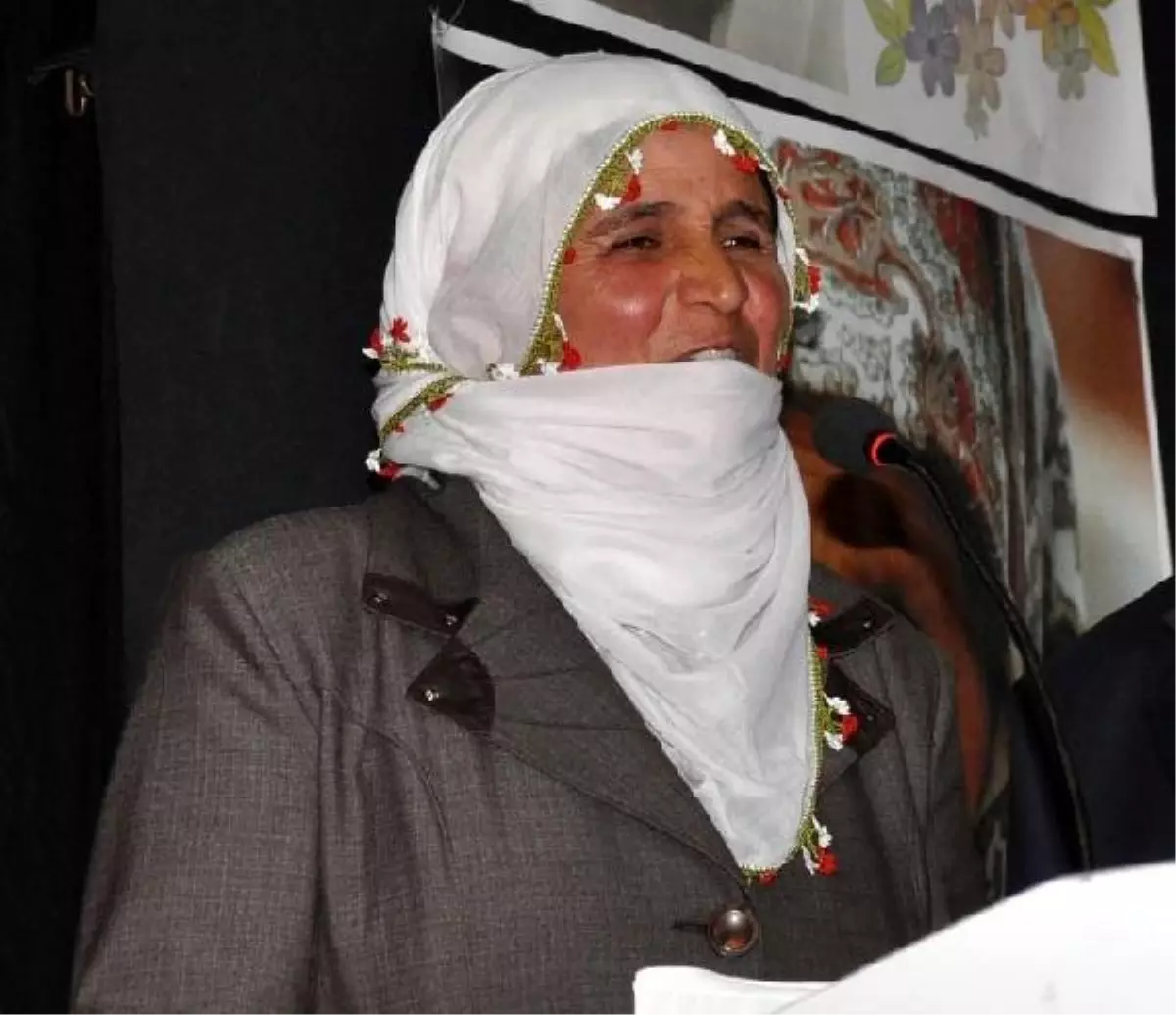 42 Yaşında Öğrendiği Türkçeyle Annesine Şiir Yazdı