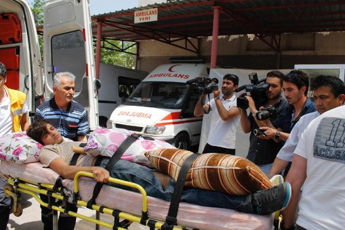 Bacağına Saplanan Dirgen ile Hastaneye Götürüldü