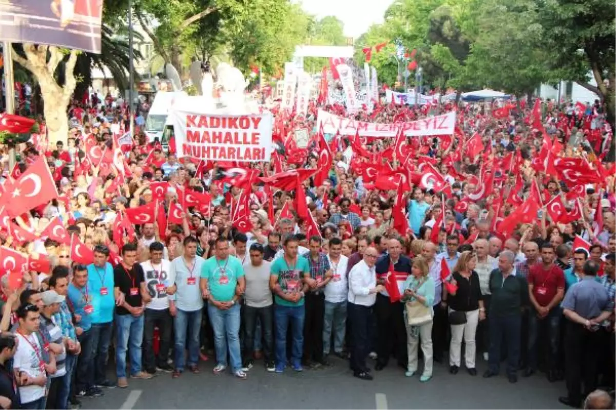 Bağdat Caddesi\'nde 19 Mayıs Yürüyüşü