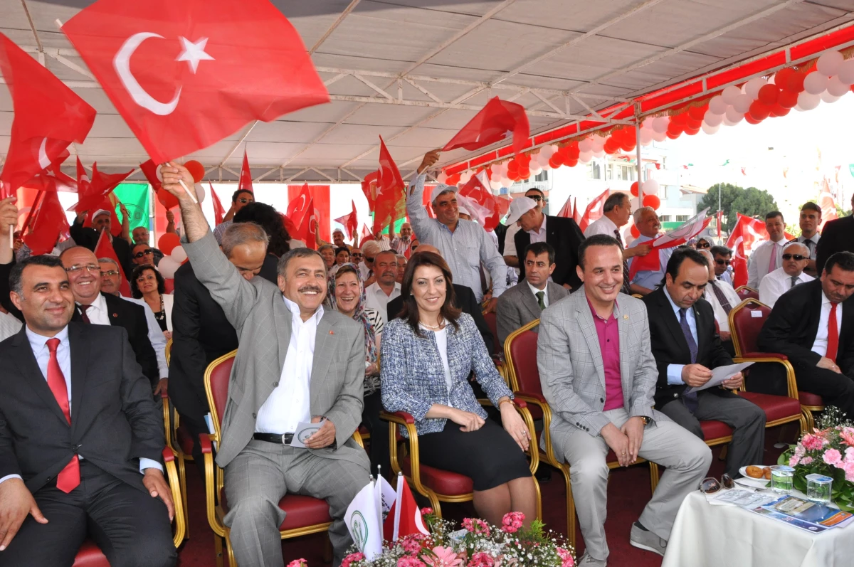 Bakan Eroğlu, İzmir\'de Açılış ve Temel Atma Törenine Katıldı