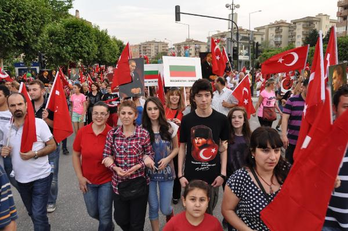Bursa'da Binlerce Kişi Yürüdü
