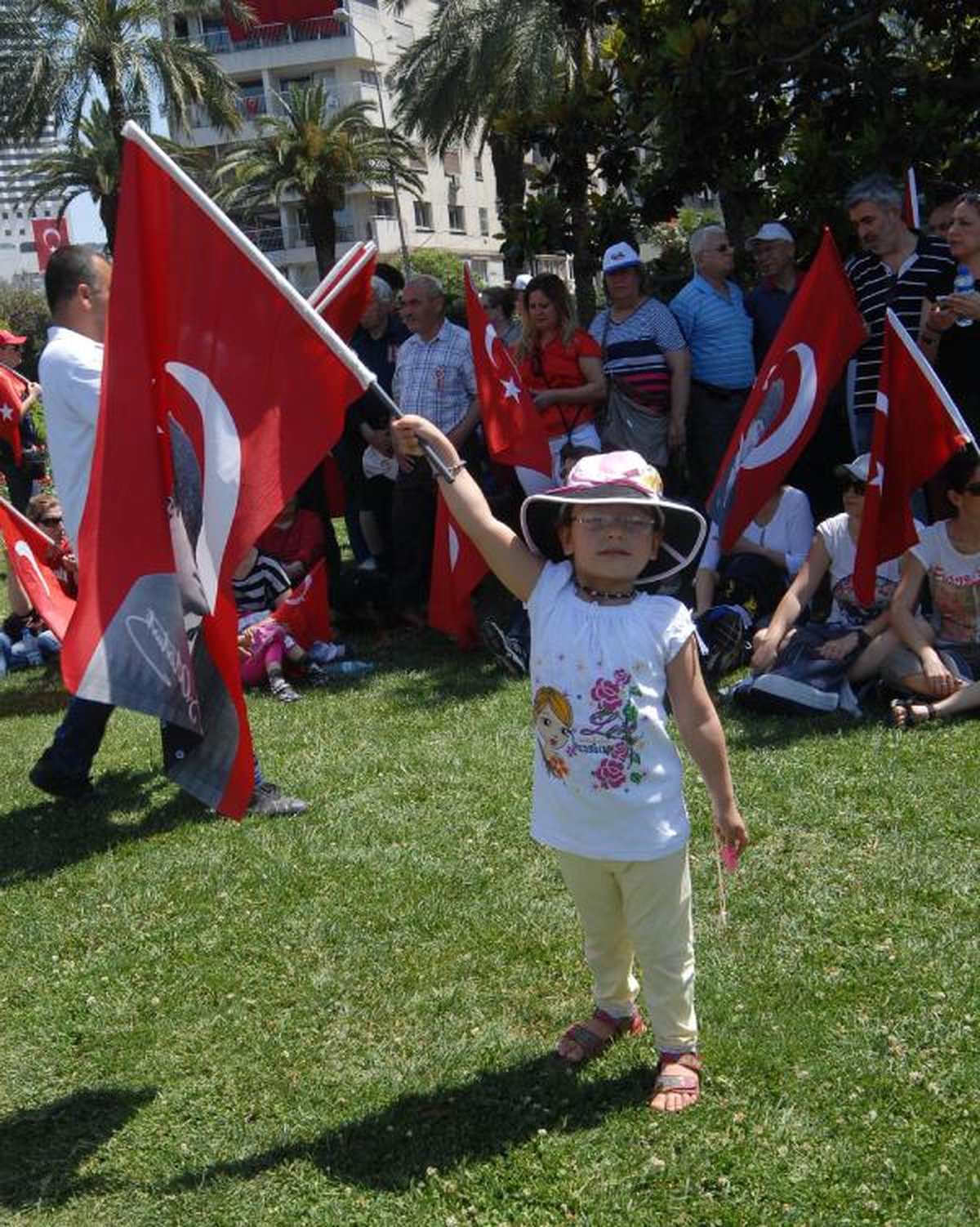 İzmir\'de 2 Bin Kişilik Alternatif Kutlama