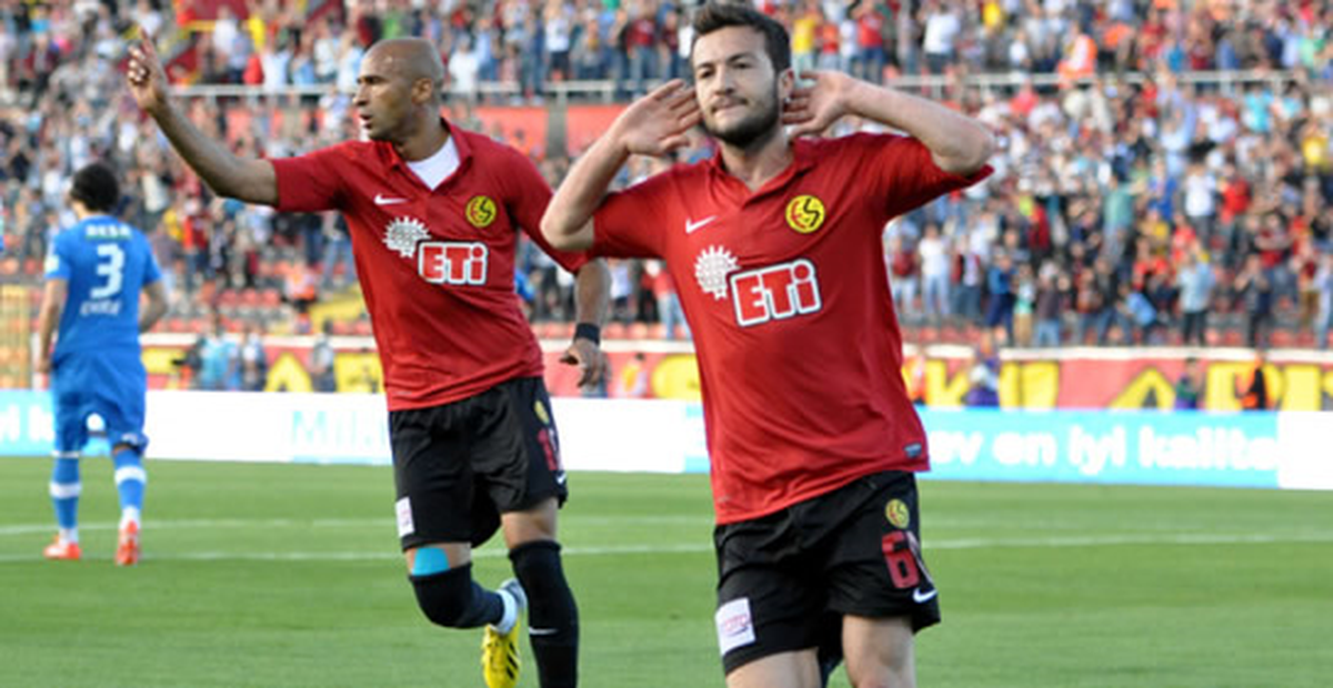 Özgür Çek Maça Damga Vurdu