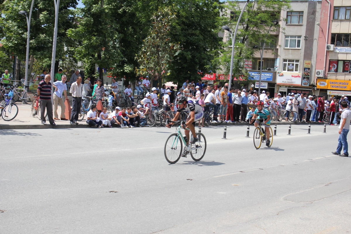 Sakarya\'da Bisiklet Yarışlarında Kaza: 2 Yaralı