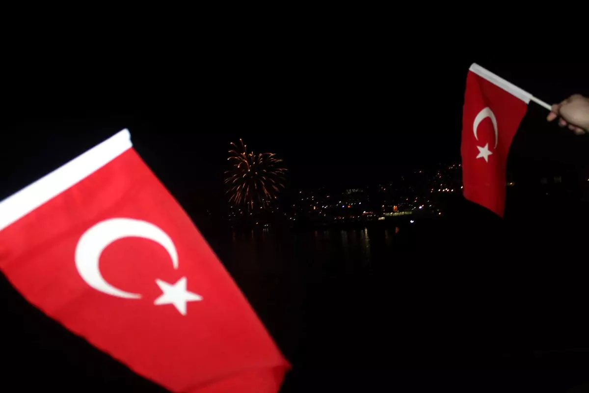 19 Mayıs Bayramı\'nda Gece Yürüyüşü Yaptılar