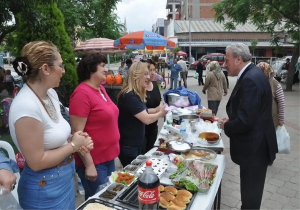 Başkan Okay, Kermesleri Ziyaret Etti