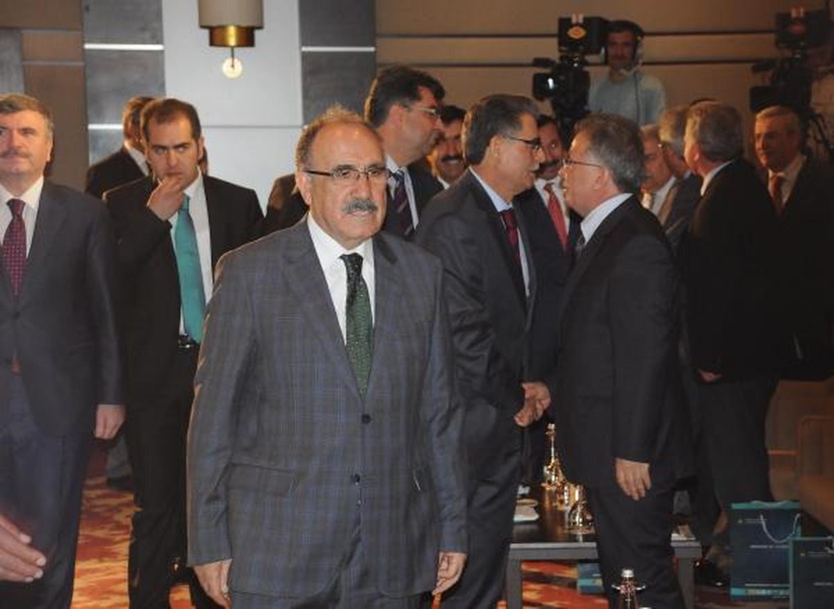 Beşir Atalay: Türkiye'de 300 Bin Suriyeli Sığınmacı Var (2)