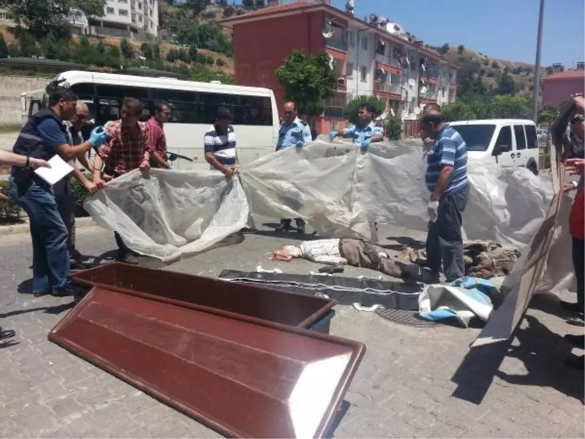 Beton Mikserinin Altında Can Verdi