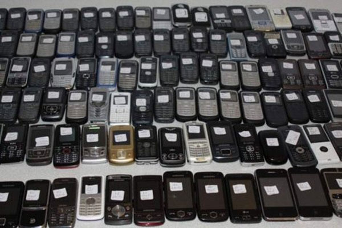 Bitlis\'te Kaçak Cep Telefonları Ele Geçirildi