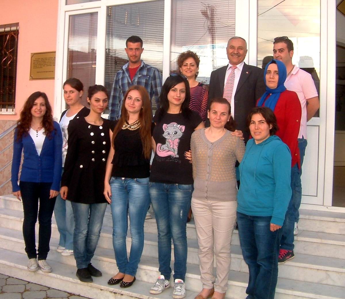 Burhaniye'de Gençler Güzel Konuşmaya Merak Sardı
