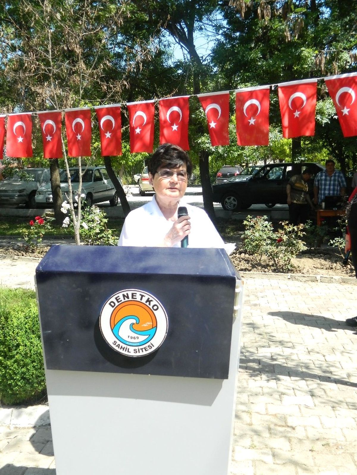 Burhaniye Denetko\'da Bayram Coşkusu