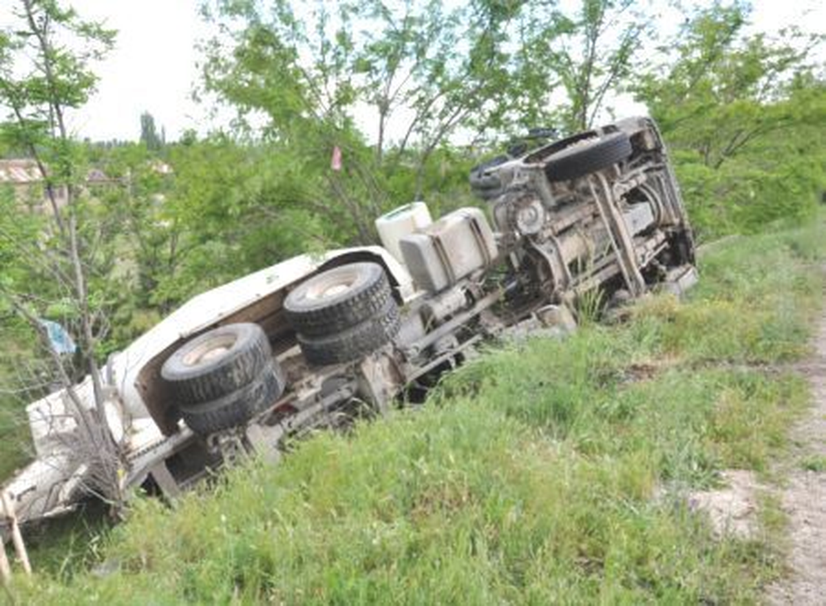 Elbistan\'da Beton Mikseri Devrildi: 1 Yaralı