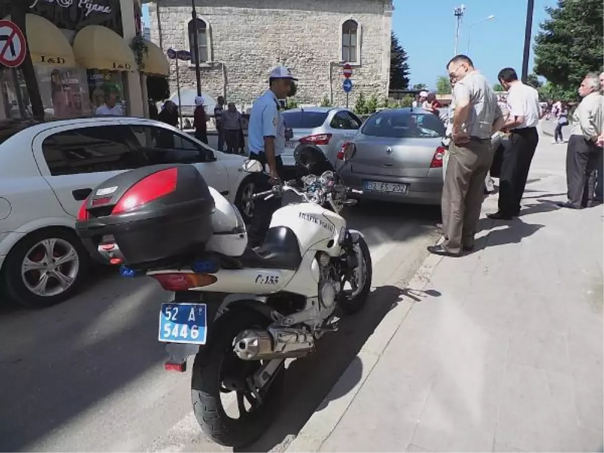 Motosikletli Trafik Polisi Kaza Yaptı: 1 Yaralı