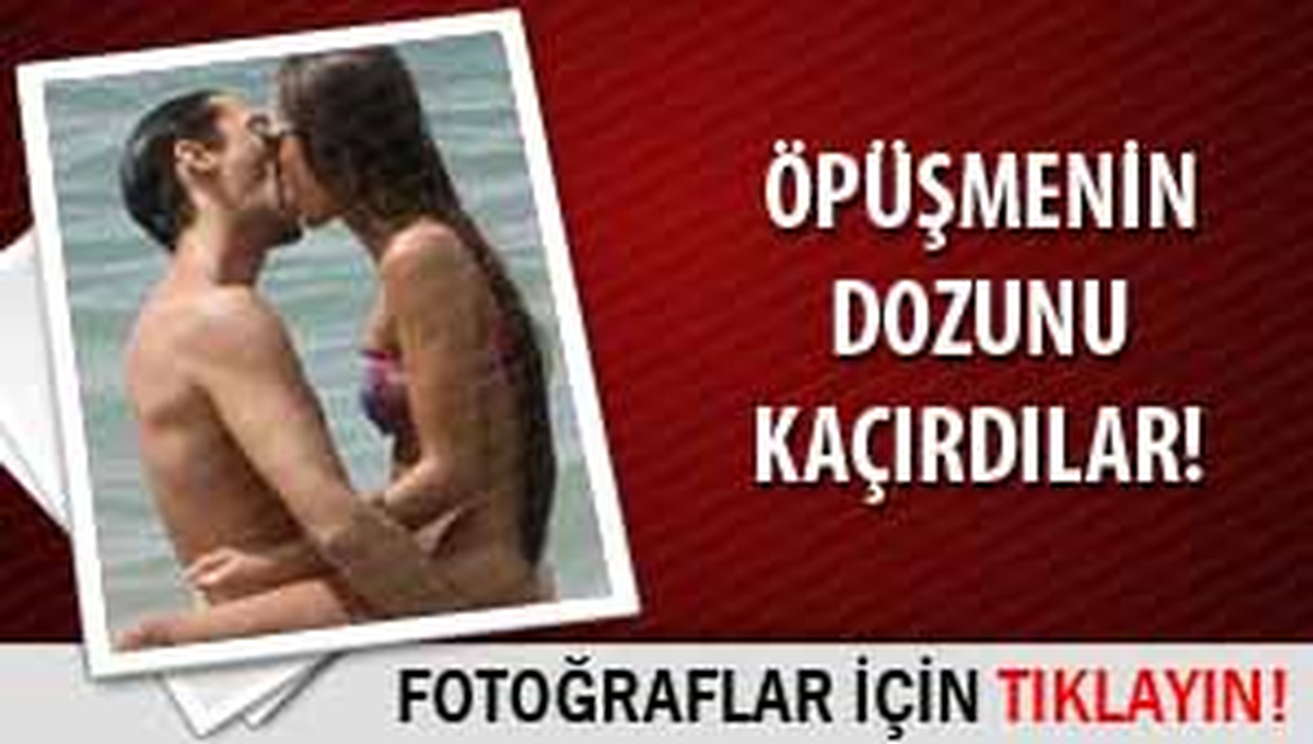 Önüne Gelen Kadını Öpüyor