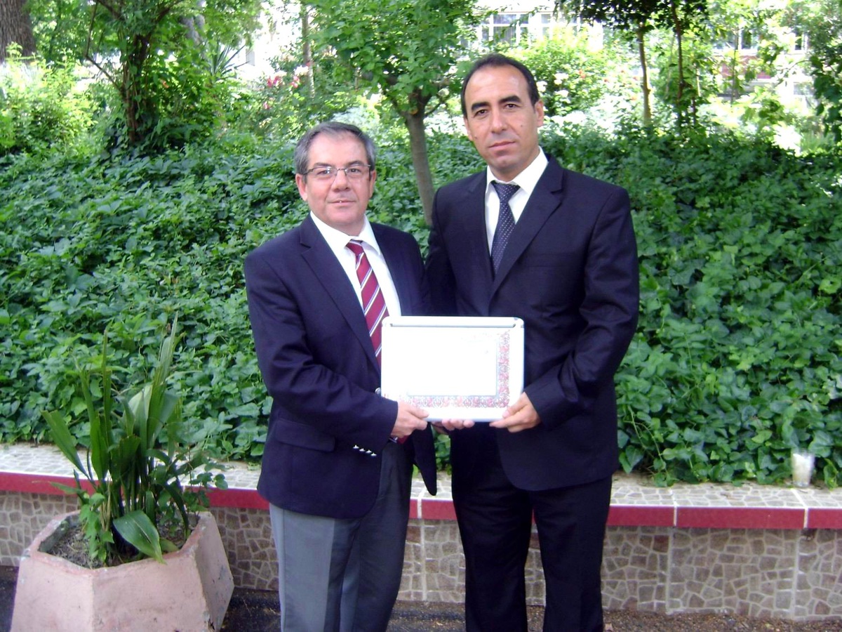 Özel Salihli Hastanesi\'ne Teşekkür Belgesi Verildi