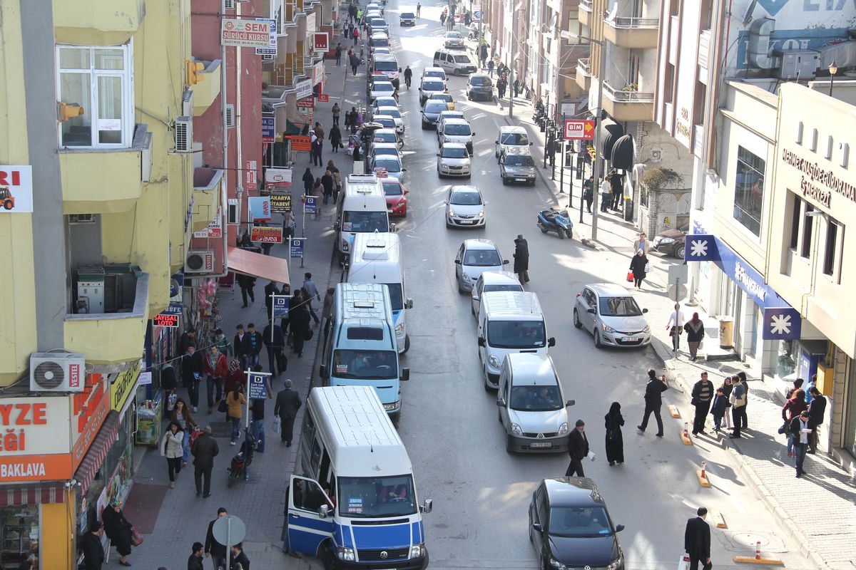 Sakarya\'da Trafiğe Kayıtlı Araç Sayısı 201 Bin 703\'e Yükseldi
