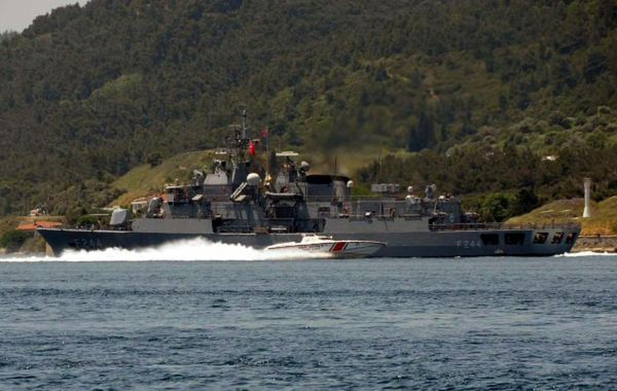 Çanakkale\'de Savaş Gemileri Trafiği