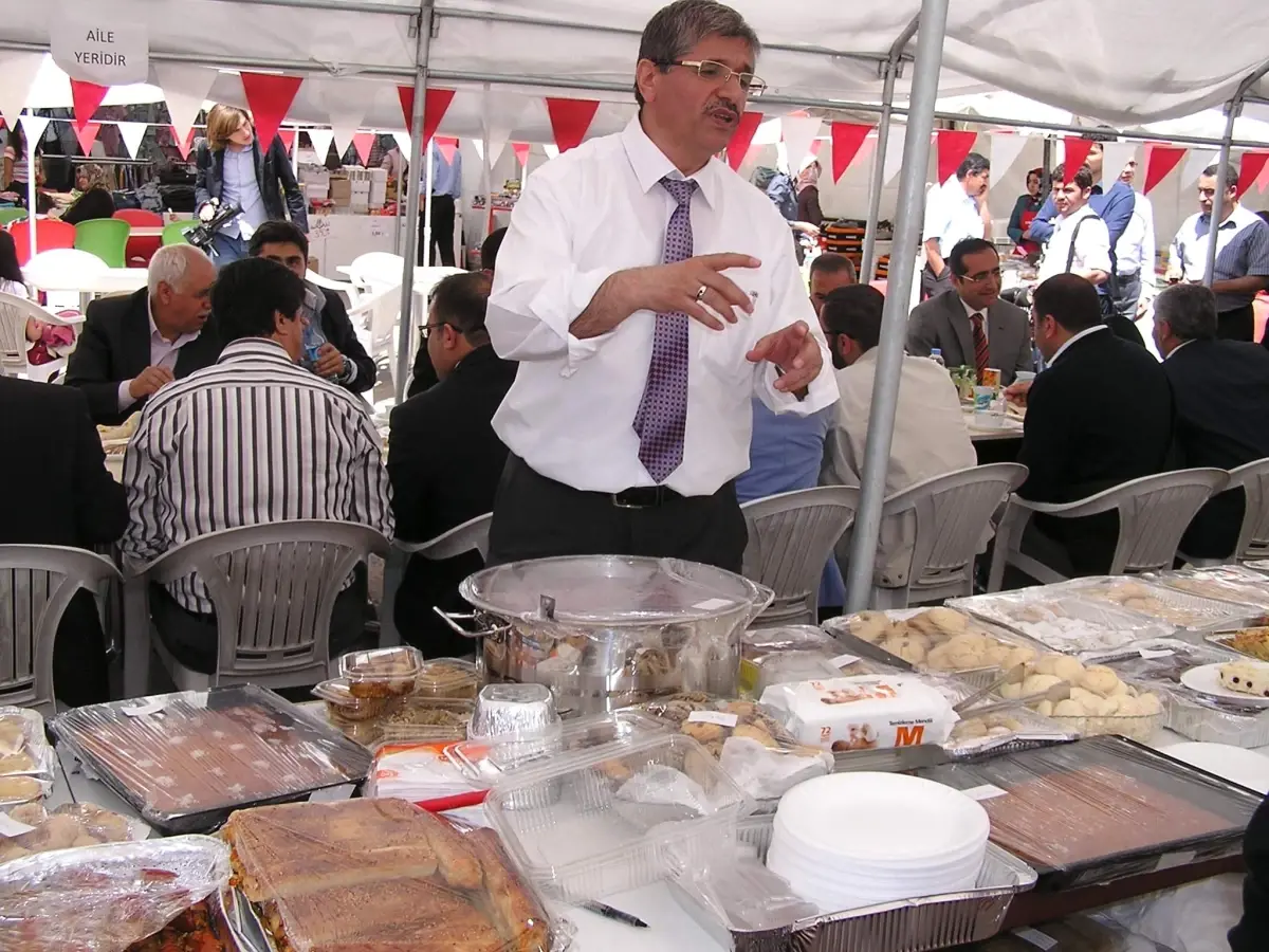 Yetimler İçin Kermes Açıldı