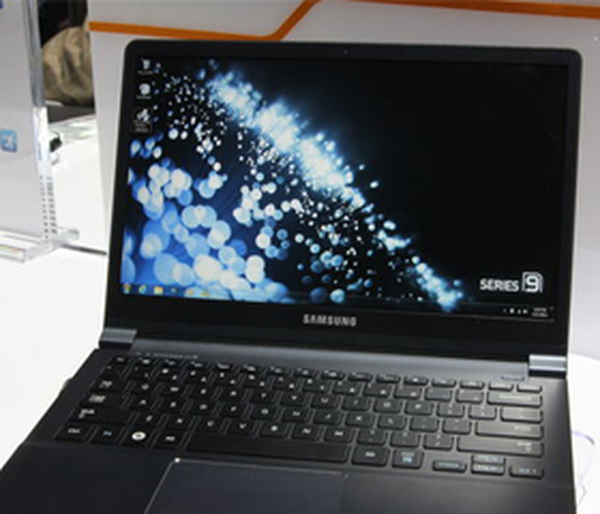 3200×1800 Çözünürlüklü Ekran