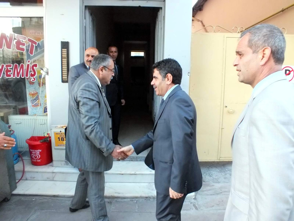 Belediye Başkanı Nevzat Bozkuş'tan Türkiye Kamu-Sen Kars İl Başkanlığına Nezaket Ziyareti