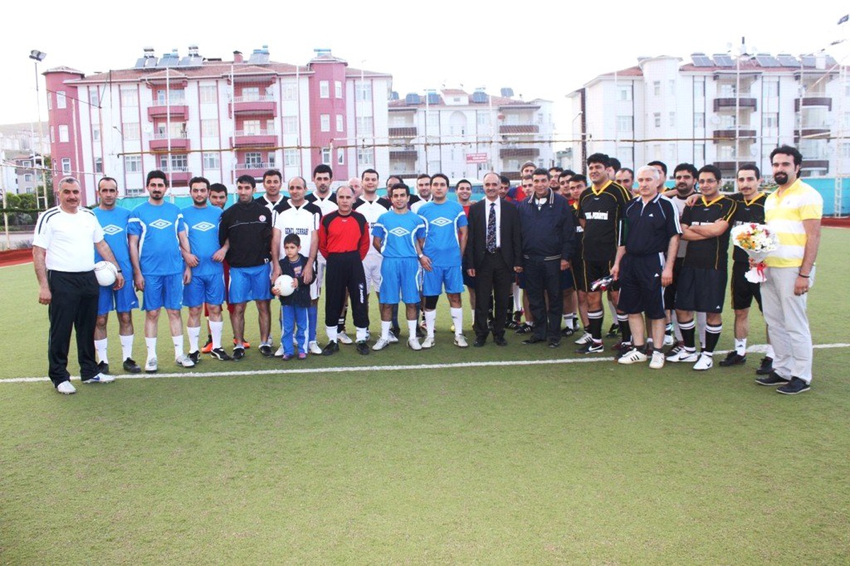 Fü Hastanesi Geleneksel Halı Saha Turnuvası Başladı
