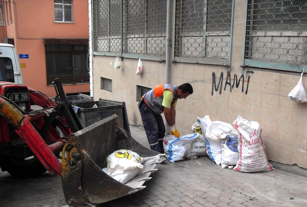 İzmit\'te Günde 30 Ton İnşaat Atığı Toplanıyor