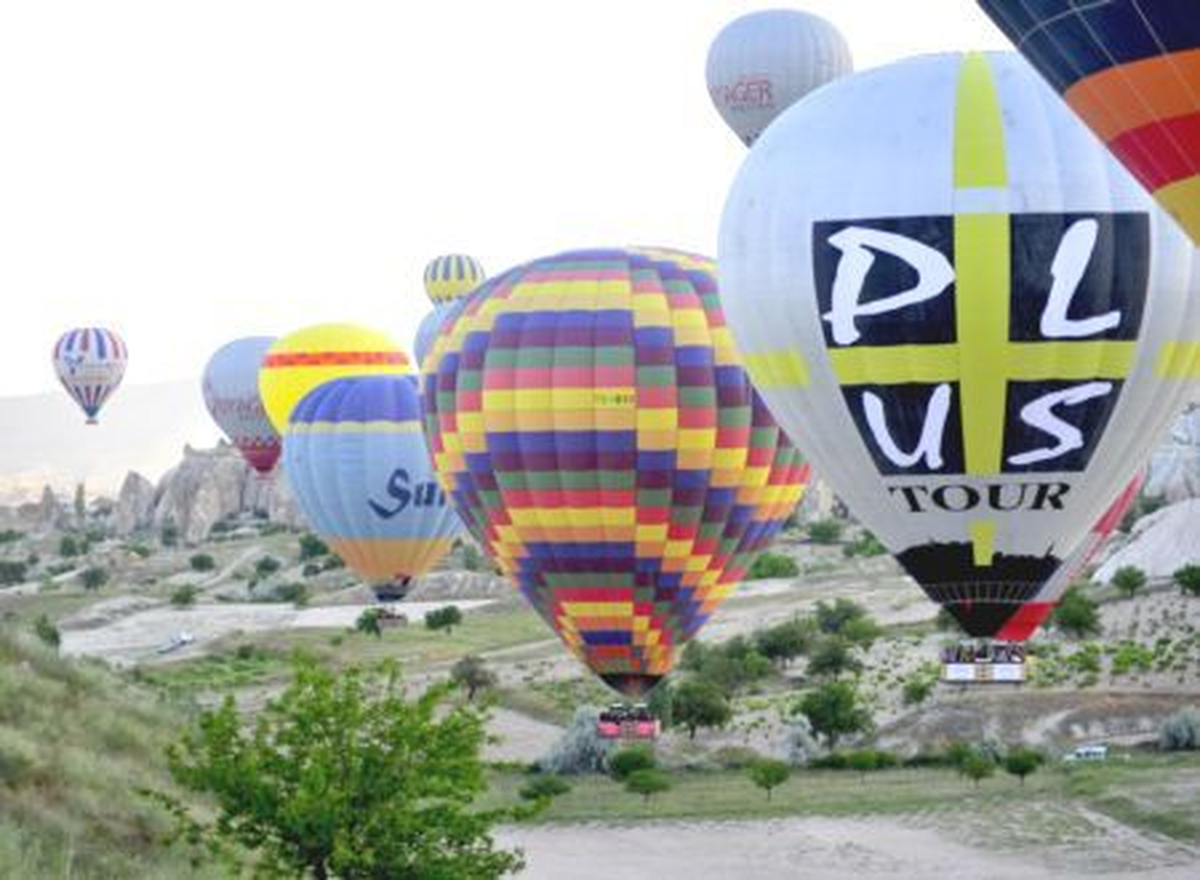 Kapadokya\'daki Kazanın Ardından Balonlar Yeniden Havalandı