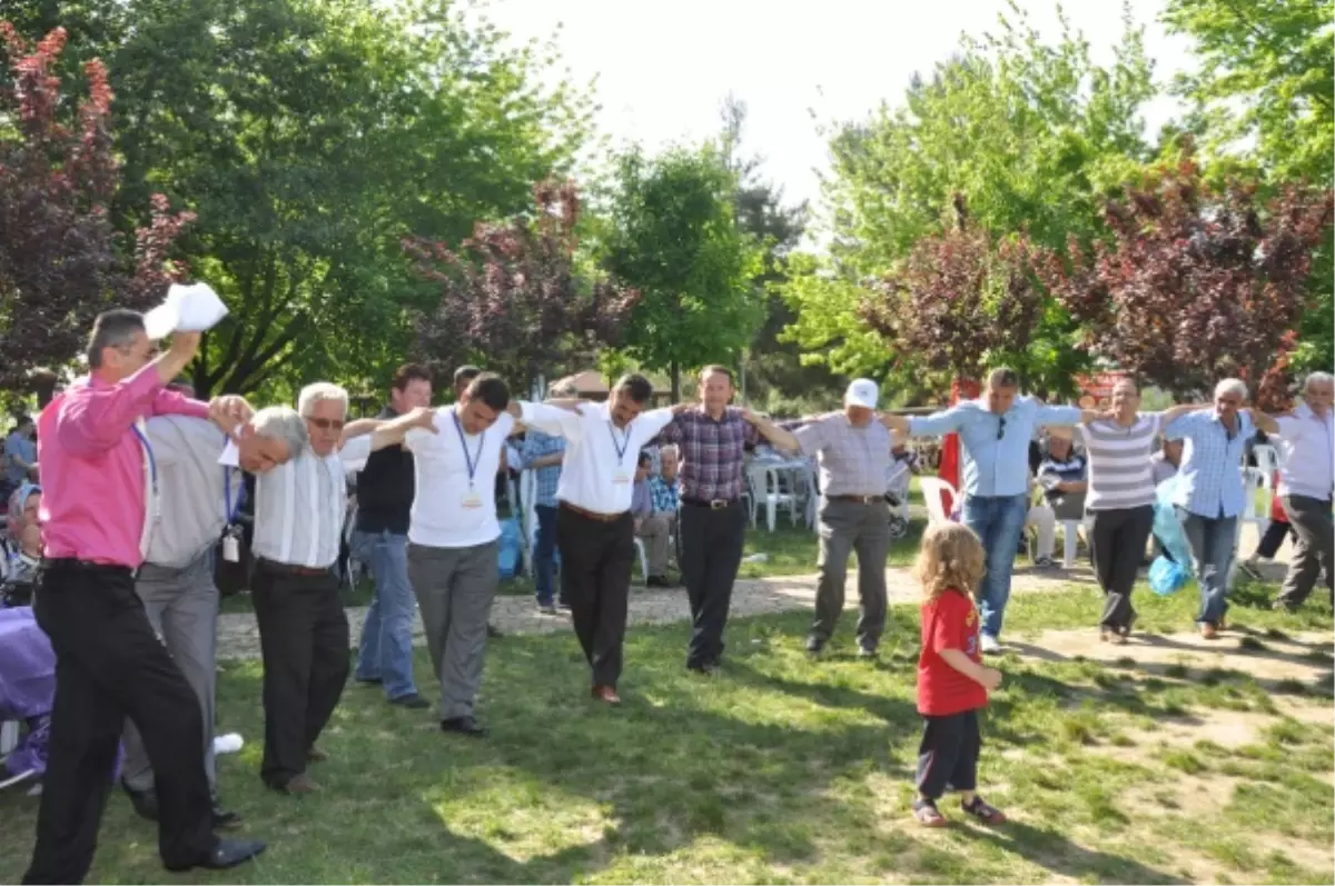 Kartepe\'nin Her Yerinde Renkli Görüntüler Vardı