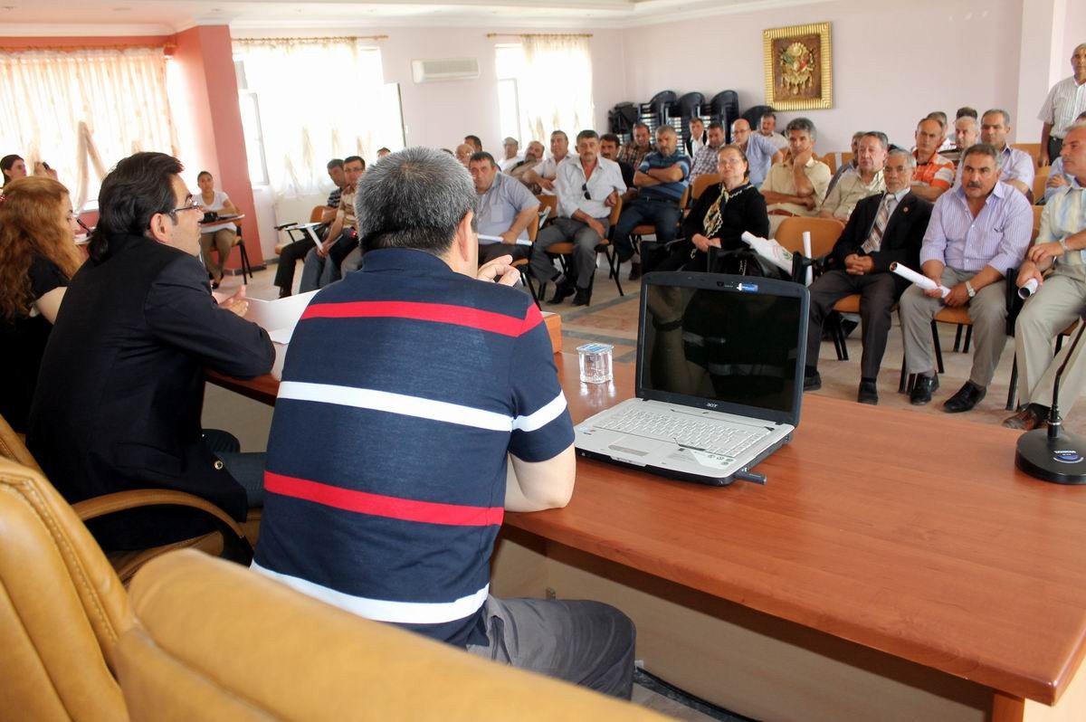 Kaymakam Eşki Köy Muhtarlarını Mera Konusunda Uyardı