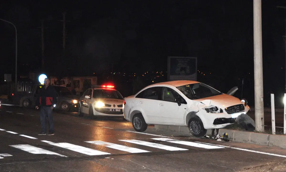 Mersin\'de Trafik Kazası: 1 Ölü, 1 Yaralı