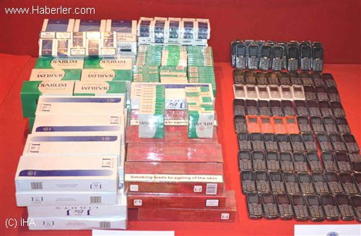Şırnak Kaçak Sigara ve Telefon Ele Geçirildi
