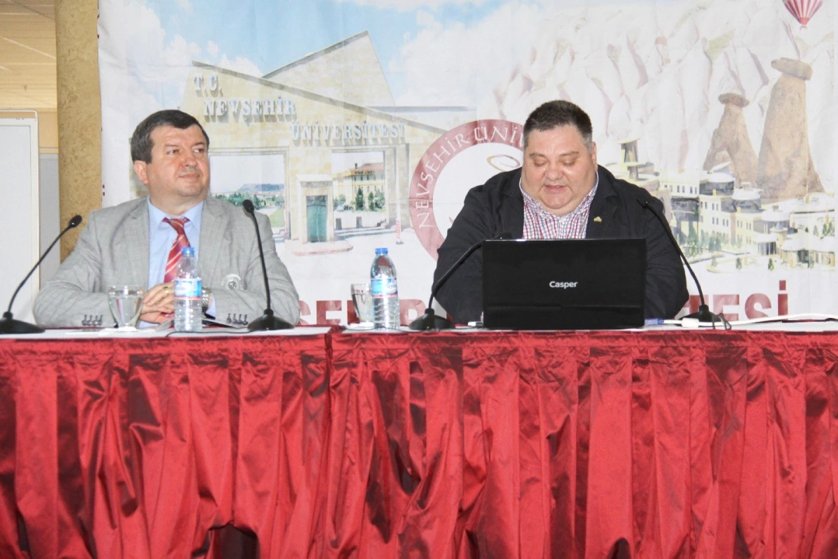 Türk Dünyasının Güncel Problemleri ve Kırım Tatar Örneği Konulu Konferans