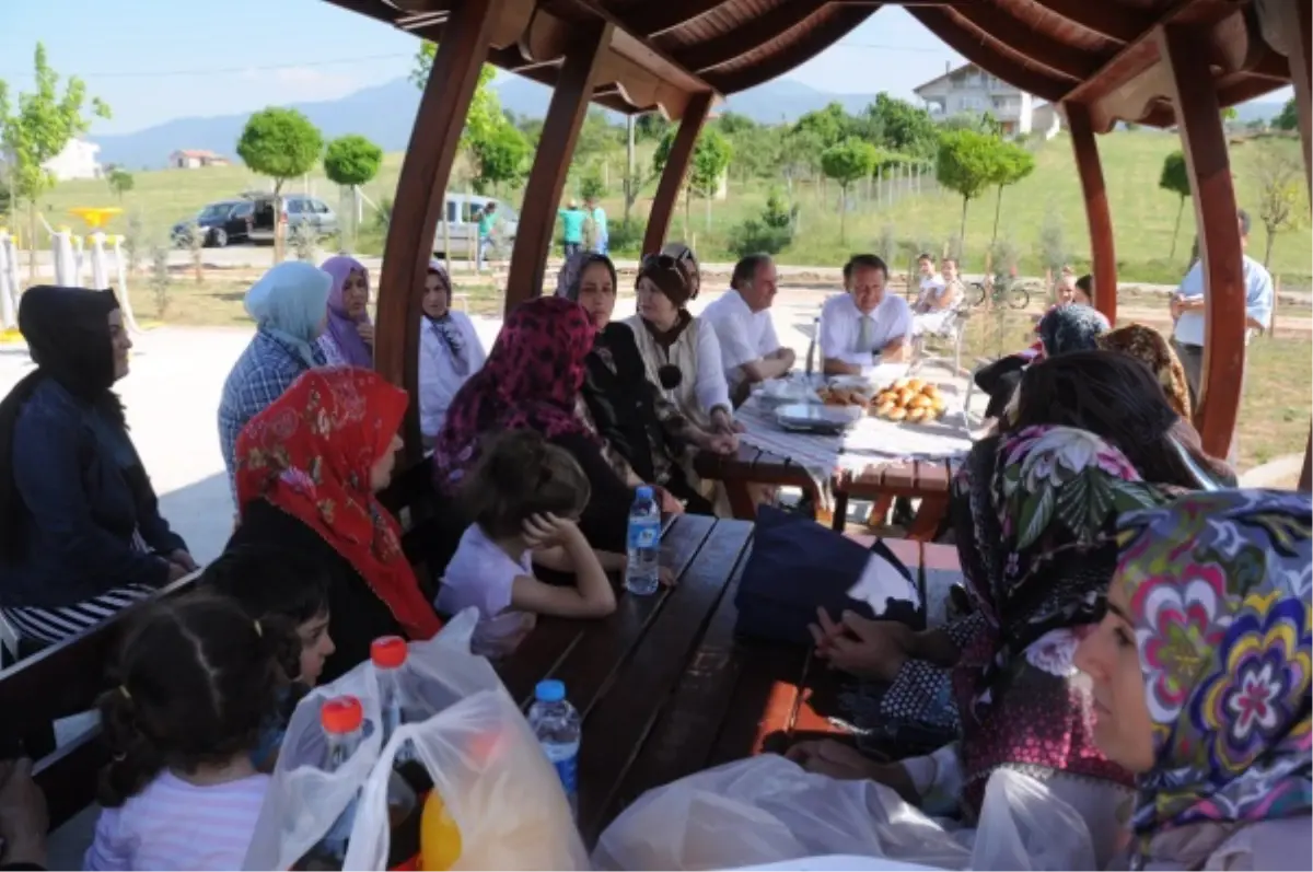 Açılış Öncesi Bayanlarla Sohbet